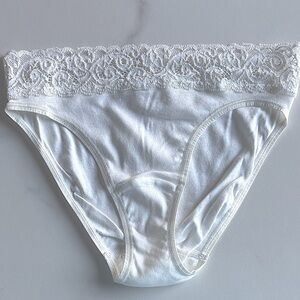 Hanro White cotton with Lace Detail Panties